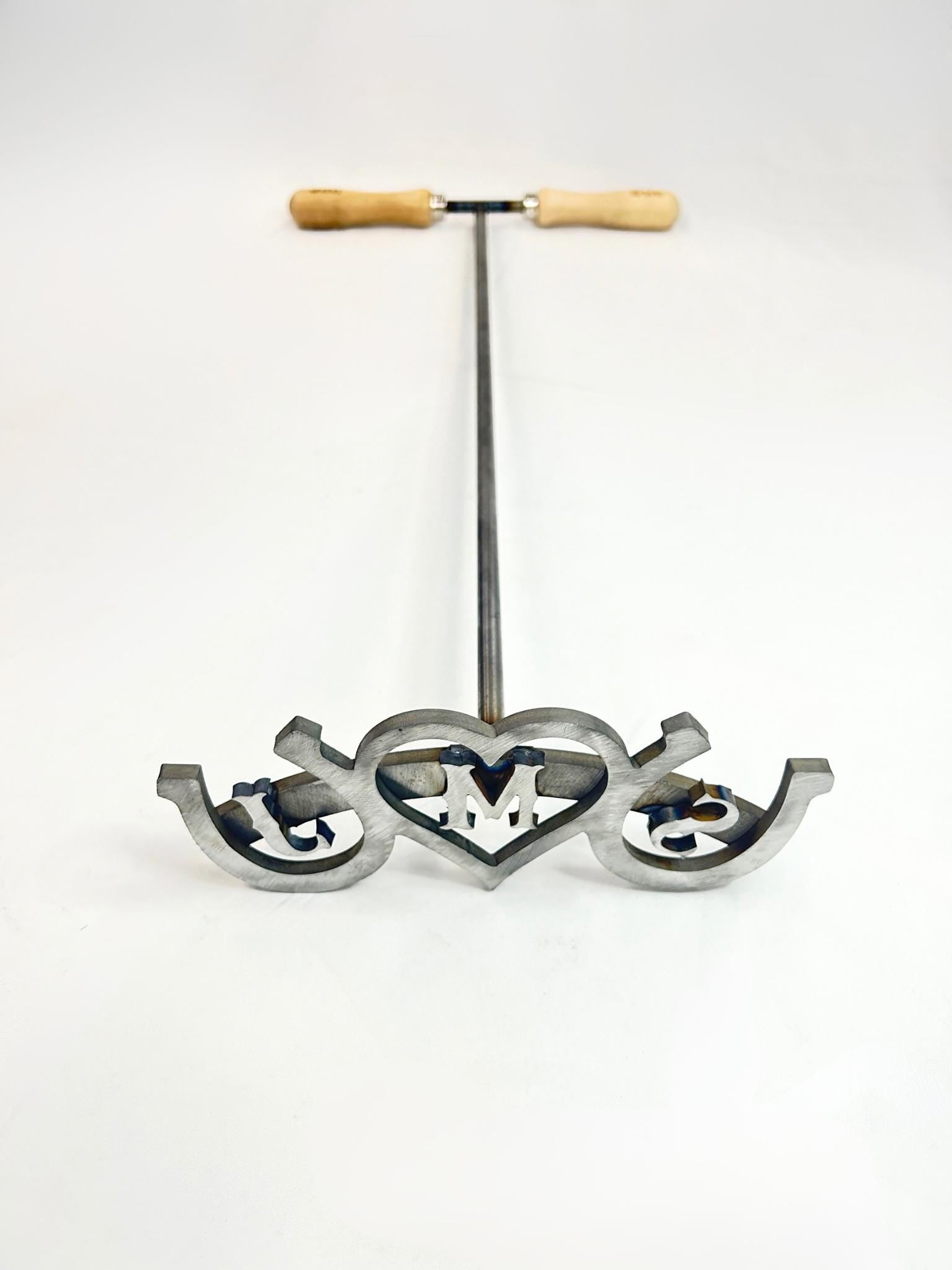Complete wedding brander photo, the back side of the brand, and all the way to the handles.